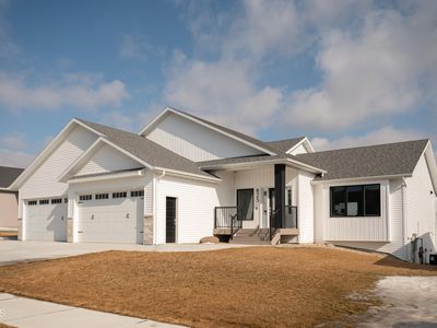 625 Flint Dr, Bismarck, ND, 58503