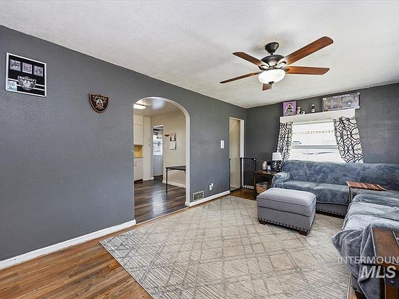 4th image of 273 Lois St