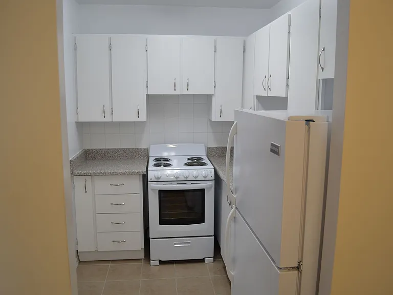 555 Sherbourne St — Photo 11