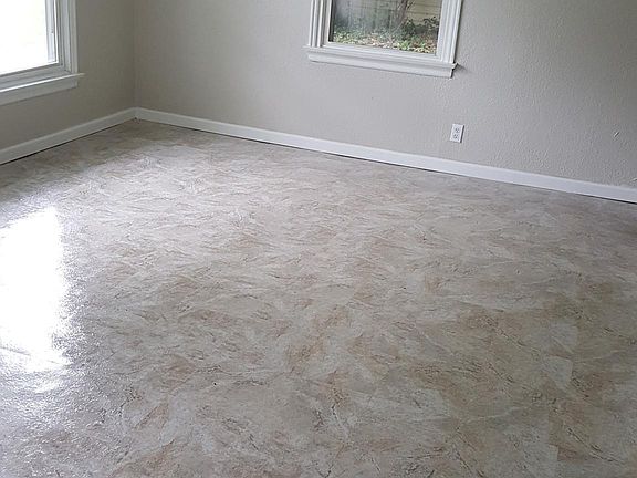4th image of 65 Brackleigh Ln