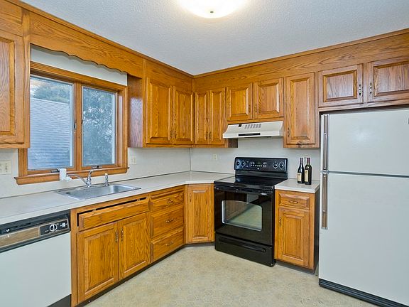 3rd image of 53 Candlewood Dr #53