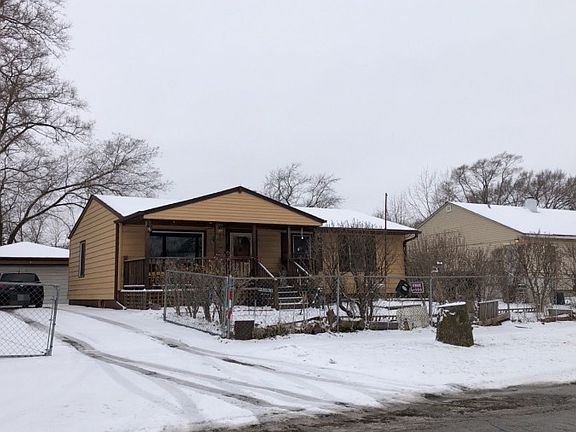3rd image of 22236 Clyde Ave