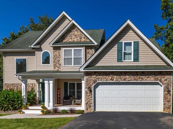 1031 Green Ridge Rd, Christiansburg, VA 24073