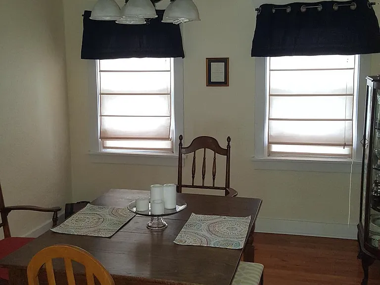 949 Mirror St — Photo 3