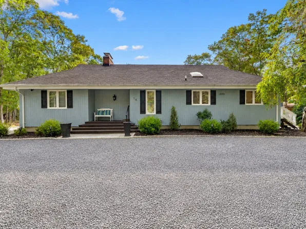 14 N Quarter Rd, Westhampton, NY 11977