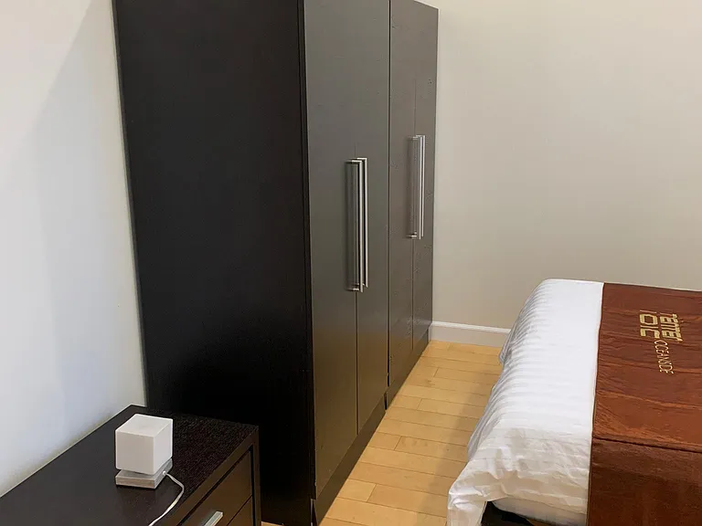 Suite #9 - 2 bed/1 bath - 979 sq ft.