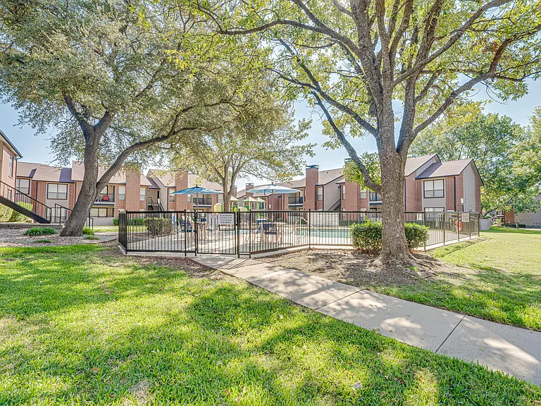 Bardin Oaks — Photo 39