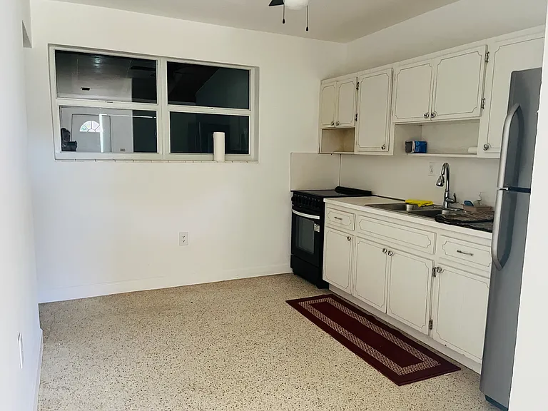 523 SW 78th Pl #523 — Photo 6