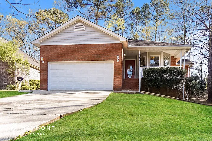 3 bed, 2.0 bath, 1349 sqft, $1,745 — Photo 1