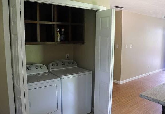 2nd image of 2306 Hartsfield Ct #B