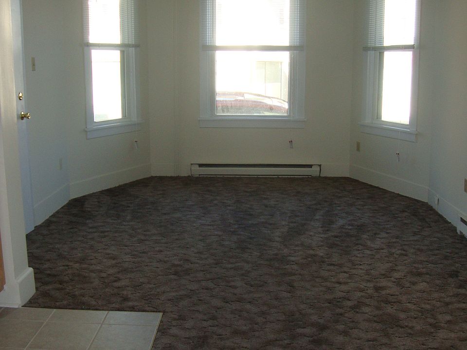 2nd image of 2653 Walnut St #1