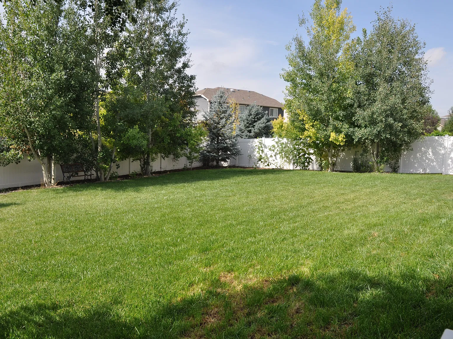 4 bed, 3.5 bath, 2507 sqft, $3,000 — Photo 2