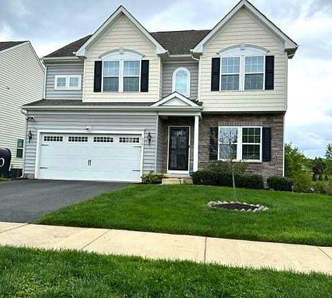 2nd image of 210 Parker Dr