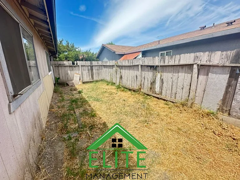 3831 Rion Way — Photo 14