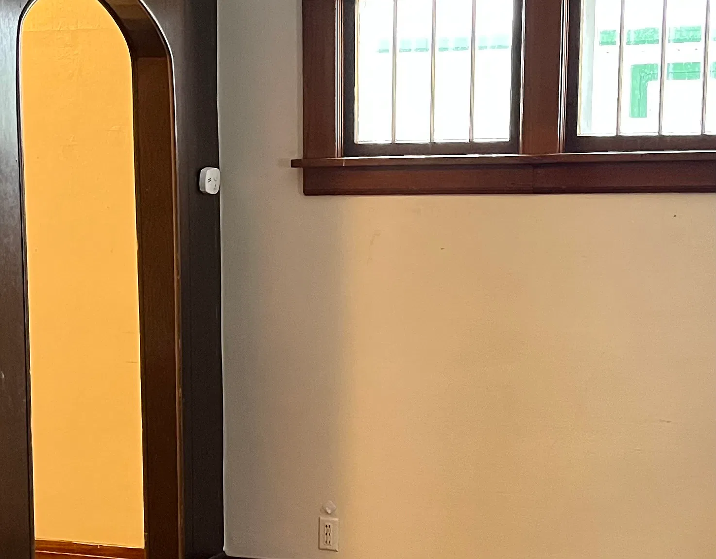 2 bed, 900 sqft, $800 — Photo 1