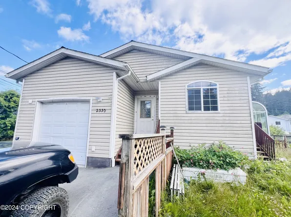 2330 Beaver Lake Dr, Kodiak, AK 99615