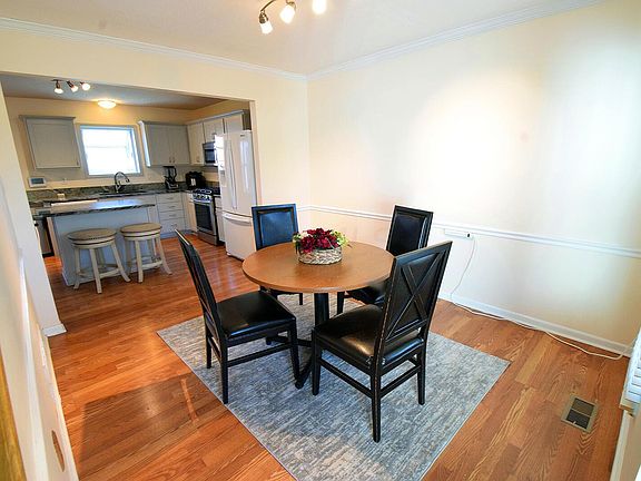 4th image of 7117 Sherbrook Dr