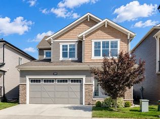 208 S Osborne Grn SW, Airdrie, AB T4B5E4