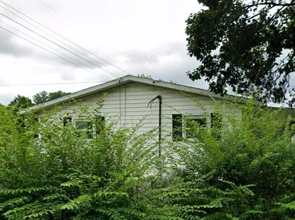35 Porter Ave, Farmington, WV 26571