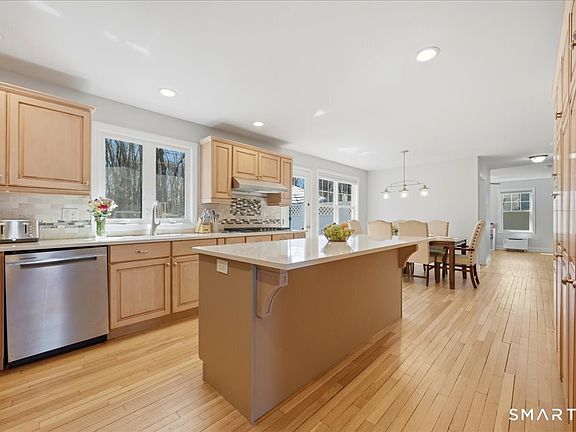 5th image of 11 Beverly Road