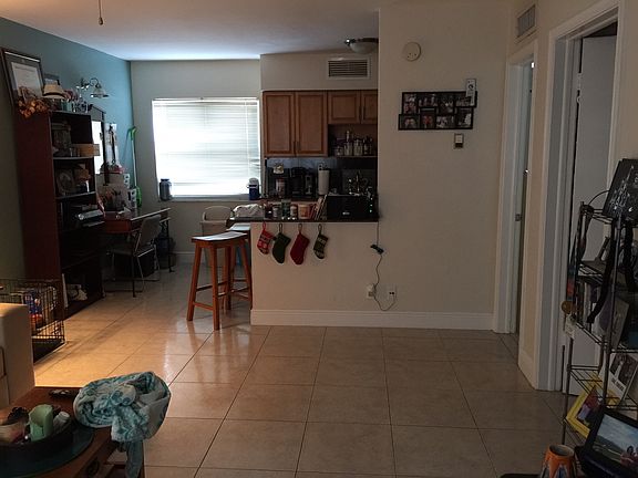 5th image of 901 NE 18th Ct APT 108