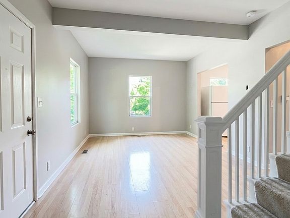 2nd image of 608 23rd St