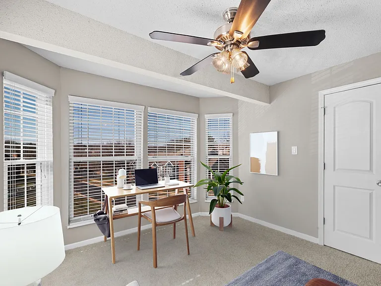 The Bishop (Renovated) - 1 Bed / 1 Bath - 793-837 Sq.Ft.
