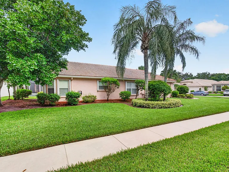 9895 Tallyrand Dr — Photo 3