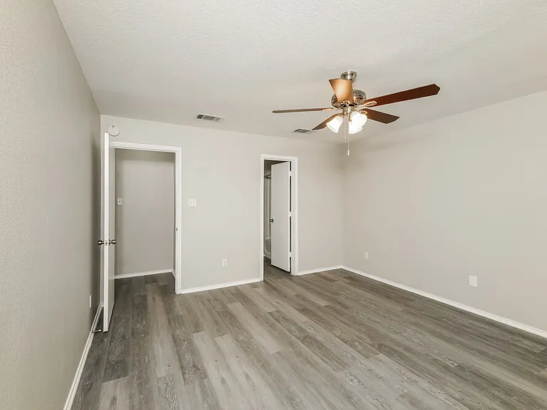411 Saul St — Photo 9