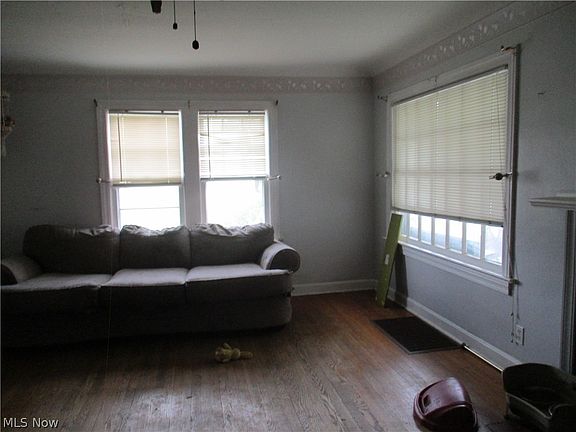 4th image of 102 Parkgate Ave
