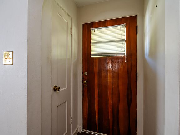 3rd image of 116 Sherwood St