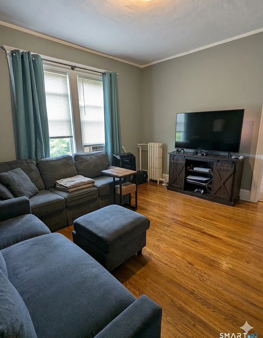 3 bed, 1.0 bath, 3450 sqft, $1,750 — Photo 1
