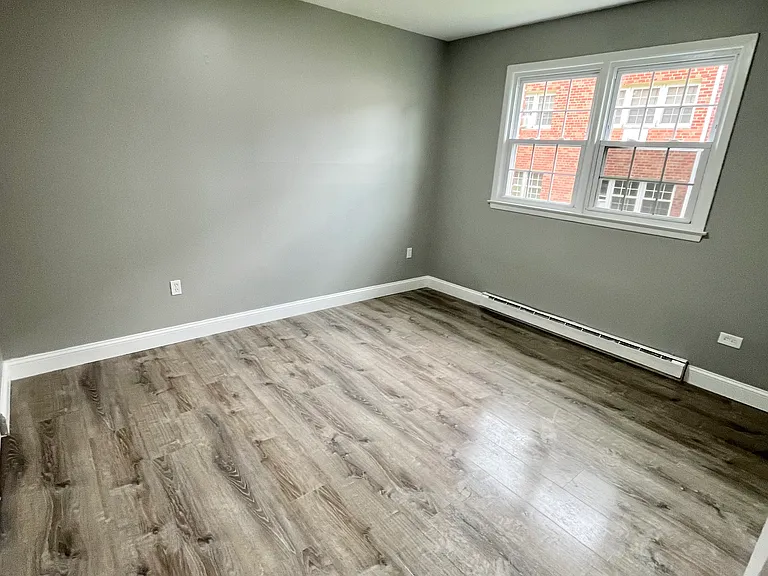 20 Elizabeth St #2 — Photo 8