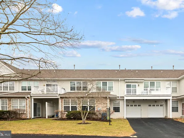 1364 Nicklaus Dr, Springfield, PA 19064