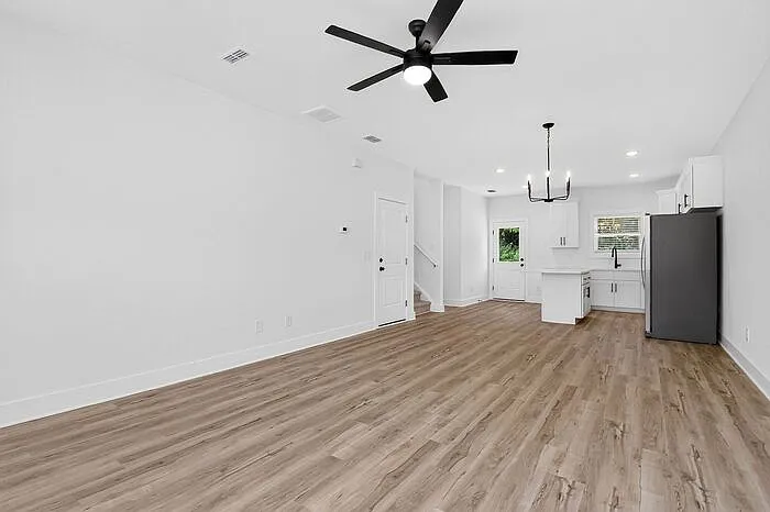 310 E Talleyrand Ave — Photo 5