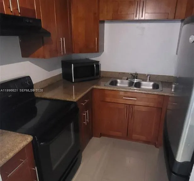 1805 W 56th St #209 — Photo 6