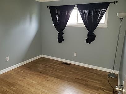 4th image of 73 E Newport Ave