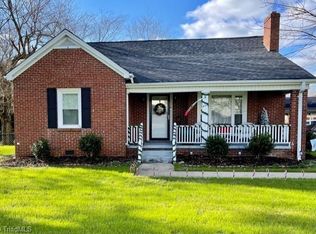 426 Roxboro St, Haw River, NC 27258