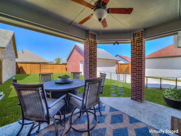 1820 Temple Hls, Van Alstyne, TX 75495