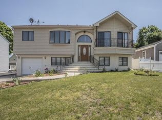 42 Clara St, New Bedford, MA 02744