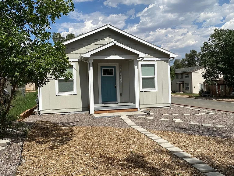 2502 W Saint Vrain St — Photo 1