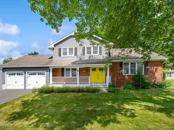 15 Andre Dr, Roxbury Twp., NJ 07876