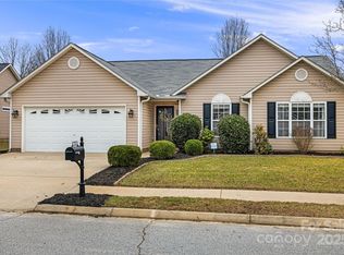 143 S Sunberry Trl, Fletcher, NC 28732