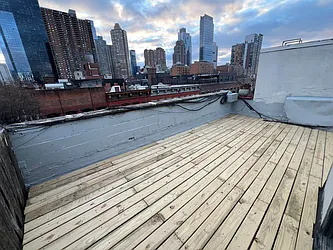 Rented by KNOCKKNOCK LLC