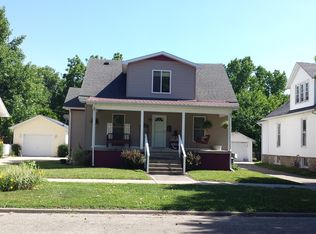 2913 Richmond Ave, Mattoon, IL 61938