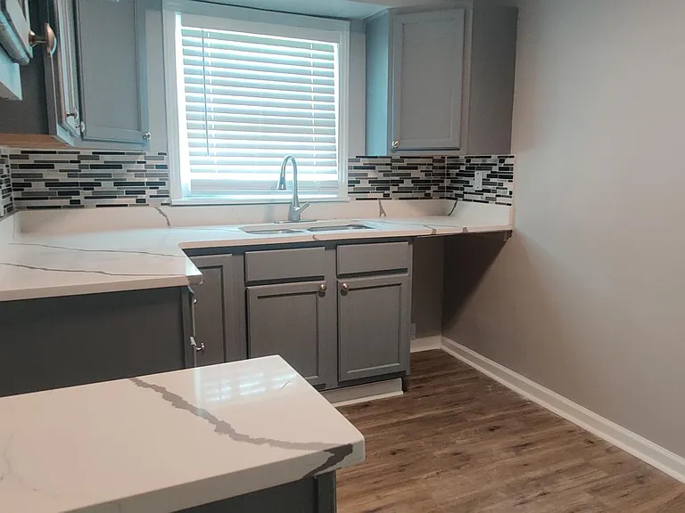 690 N Stevens Cir — Photo 6