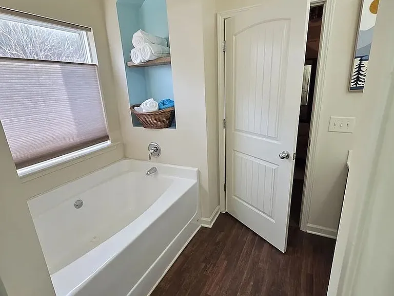 421 Katielee Cv — Photo 4