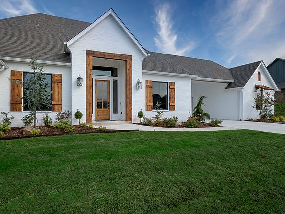 2nd image of 721 Villaverde Dr