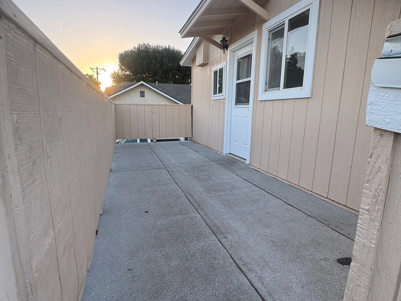 Amistad Ave, Pico Rivera — Photo 2