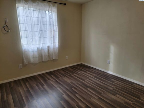 5th image of 910 N 5th St